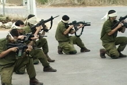 דן לטר מתוך "ימי תום" / מדליה הפקות