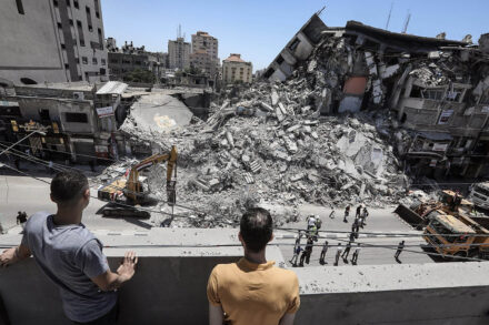הריסות של בניינים אחרי התקפה ישראלית בעיר עזה, ב-5 ביוני 2021 (צילום: מוחמד זענון / אקטיבסטילס)