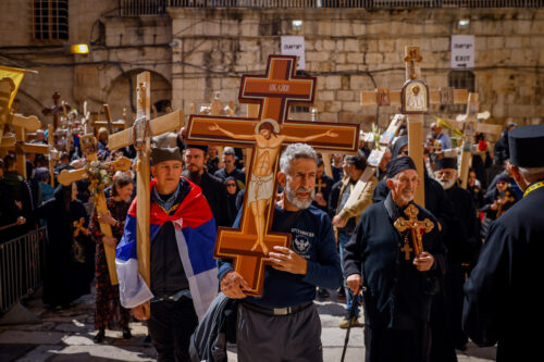 ההתנכלויות לנוצרים בירושלים מאיימות על המשך קיומה של הקהילה   