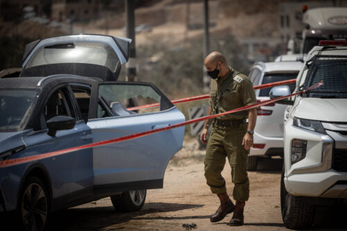 הלוואי שאפשר להגיד שהיא תהיה ההרוגה האחרונה. זירת הפיגוע שבו נרצחה בת שבע ניגרי ליד חברון (צילום: חיים גולדברג / פלאש 90)