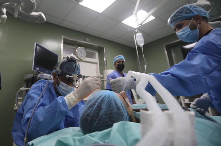 ניתוח להשתלת קרנית בעזה (צילום: מוחמד זענון) 