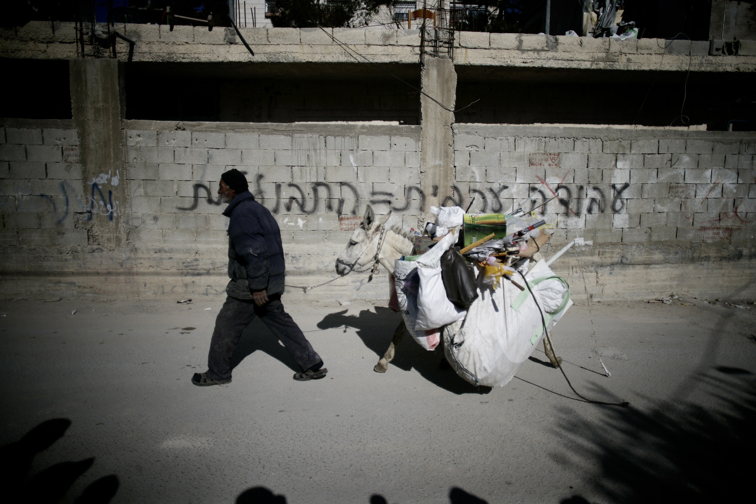 גרפיטי בשכונת עין אל-לוזה במזרח ירושלים, ב-2014 (צילום: פלאש90)