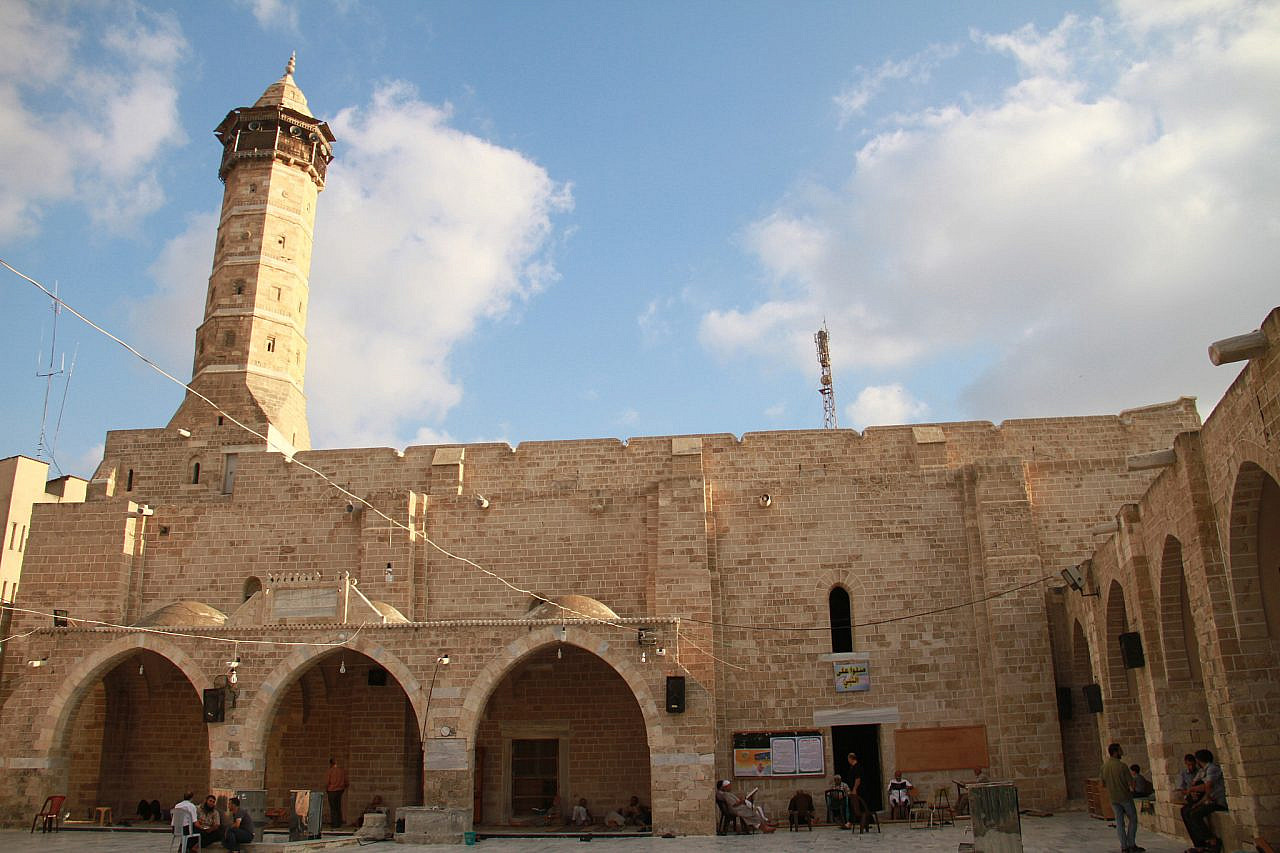 מסגד אל עומרי, המסגד הגדול והעתיק ביותר בצפון עזה (צילום: עומאר אל-קטאא)