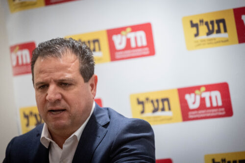 היה הגיון בקריאה שלו "לנהוג באחריות", אבל אסור להפוך את הסיסמה הזו לדגל. ח"כ איימן עודה, ינואר 2024 (צילום: חיים גולדברג / פלאש 90)