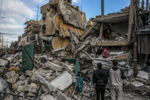 בניין שהופצץ בהתקפה אווירית ישראלית ברפיח, ב-4 במרץ 2024 (צילום: עבד רחים ח'טיב / פלאש90)
