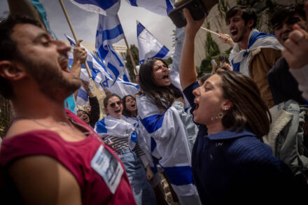 מרצים רבים תמכו במכתב הנזיפה במרצה בגלל הדעות שלה על 7 באוקטובר. סטודנטים באוניברסיטה העברית מפגינים למען הדחתה של פרופ' נדירה שלהוב-קיבורקיאן (צילום: חיים גולדברג / פלאש 90)