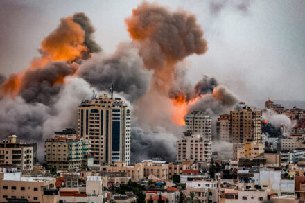 הפצצות של חיל האוויר הישראלי ברצועת עזה, ב-9 באוקטובר 2023 (צילום: עטיה מוחמד / פלאש90)