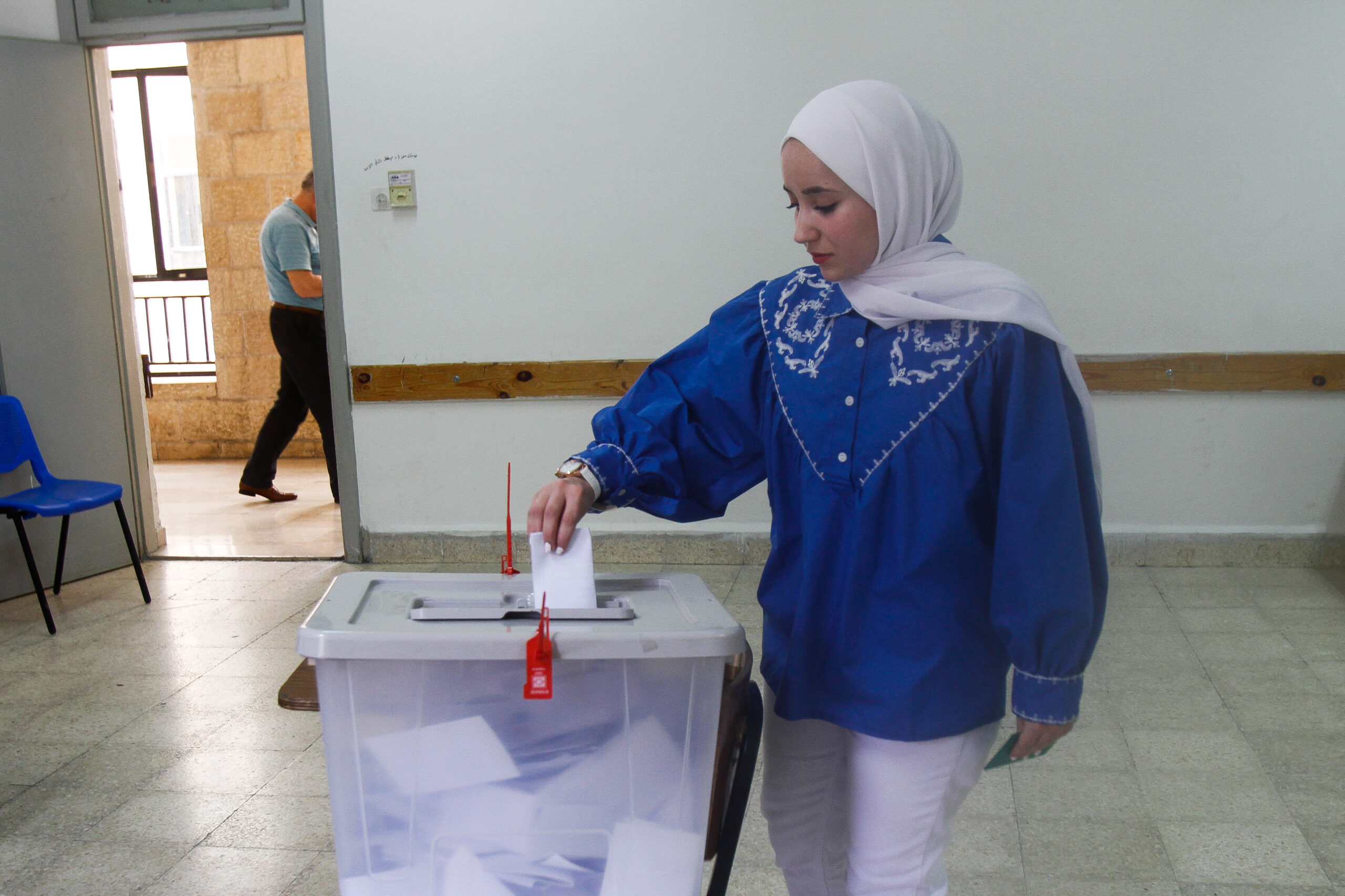 חמאס ניצח בבחירות האחרונות באוניברסיטאות בגדה. סטודנטים מצביעים בבחירות באוניברסיטת א-נג'אח, מאי 2023 (צילום: נאסר שתאיה / פלאש 90)