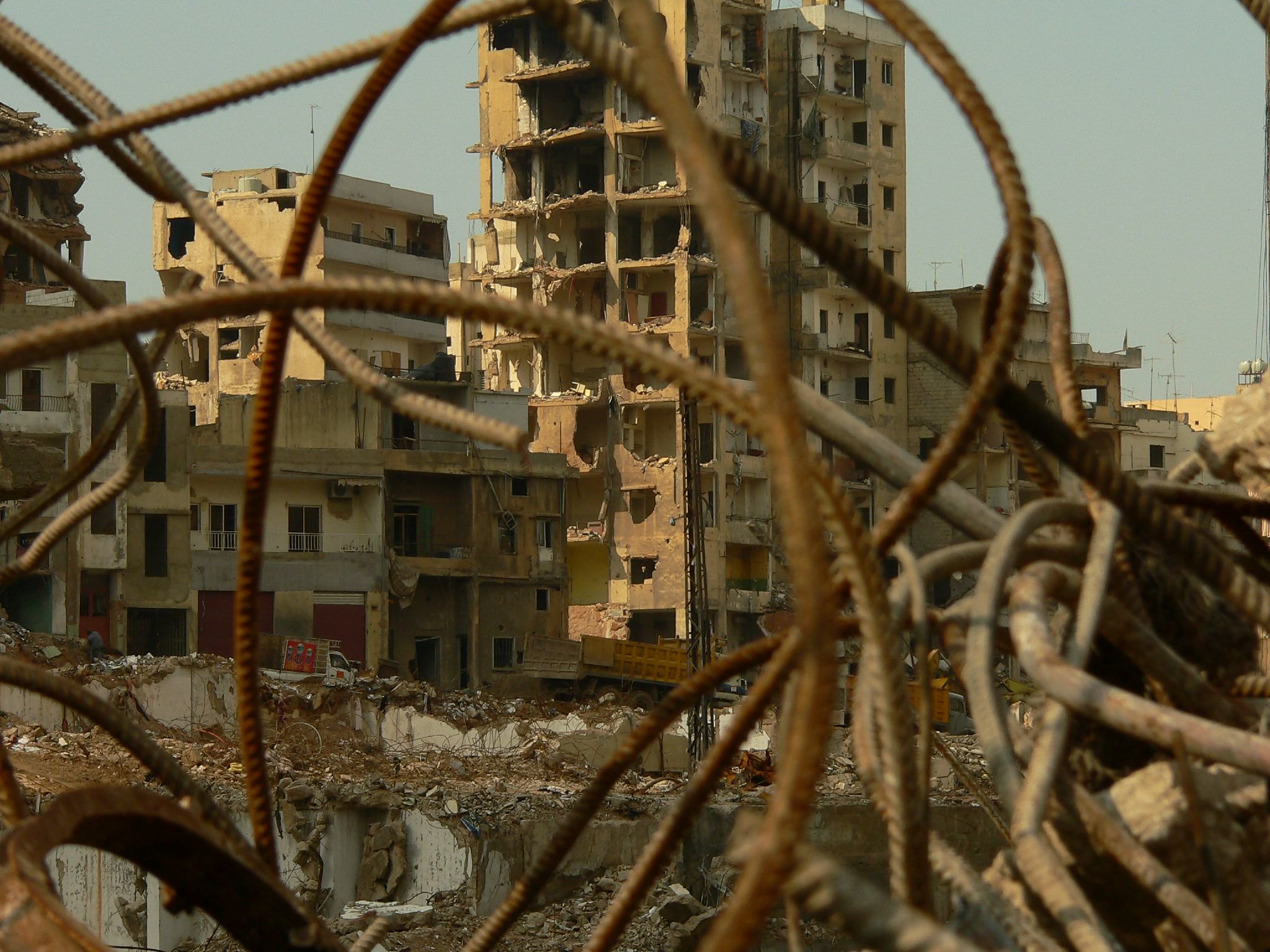 ב-2006 לבנון ידעה להתאושש מהמלחמה, הפעם זה יהיה יותר קשה. שכונת דאחיה בביירות ב-2006 (צילום: דימיטרי זאגרבלני CC BY SA 2.0 DEED) 