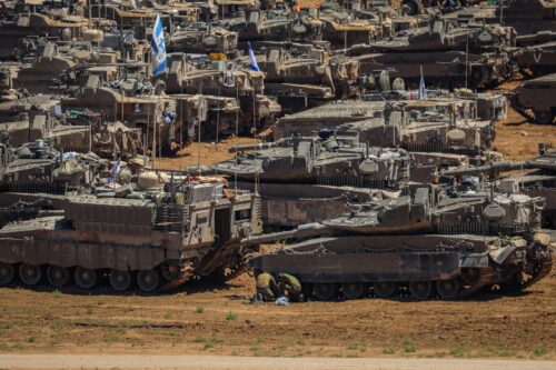 חיילים ליד הגבול עם עזה, לפני הפלישה לרפיח, ב-8 במאי 2024 (צילום: ג'מאל עוואד / פלאש90)