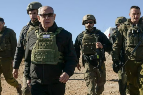רומנטיקה לאומית עם גישת ביטחון מיליטריסטית. נתניהו ב"חרמון הסורי", 17 בדצמבר 2024 (צילום: מעיין טואף / לע"מ)