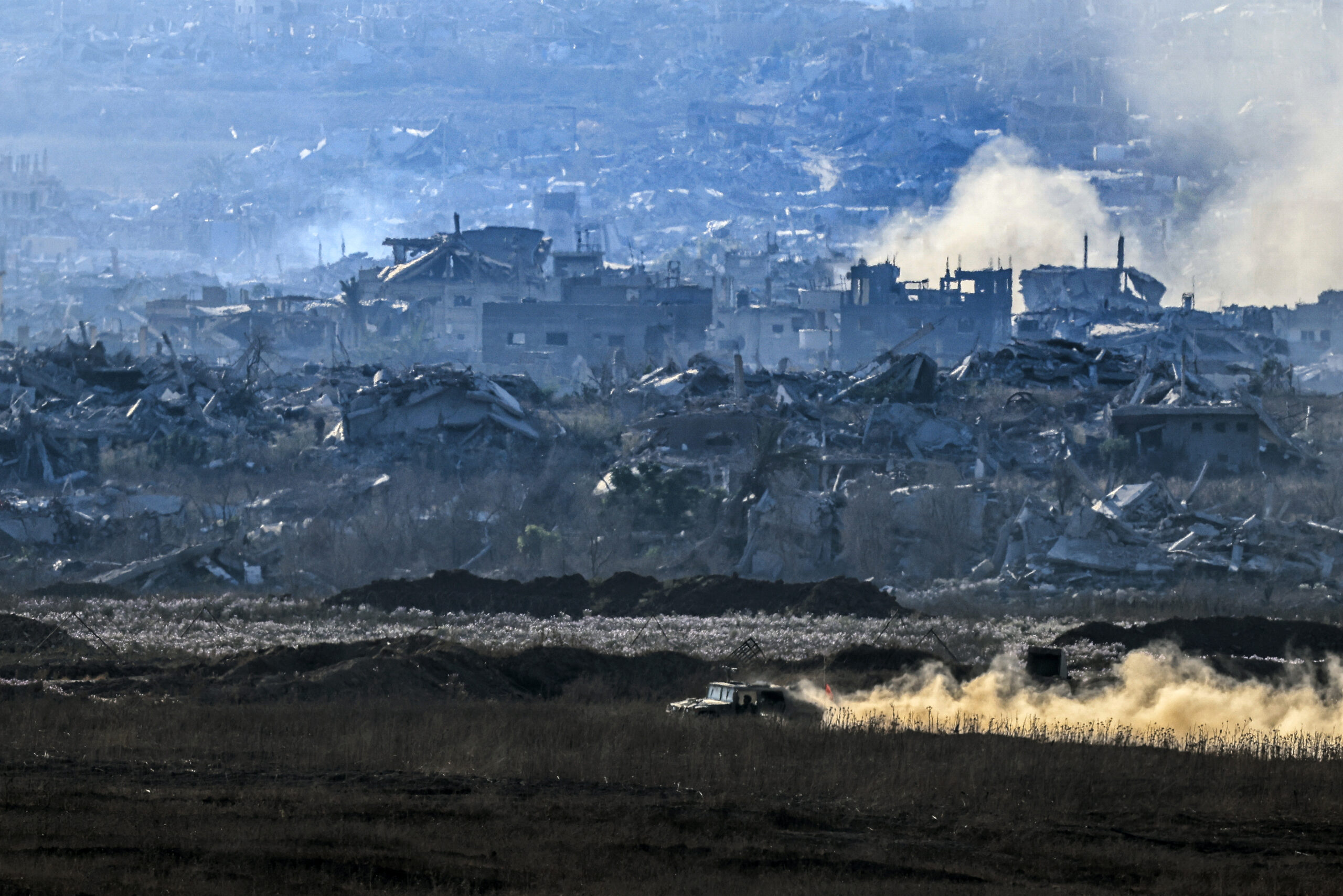 הרס בעזה, ליד הגבול עם ישראל, ב-19 ביולי 2025 (צילום: צפריר אביוב / פלאש90)