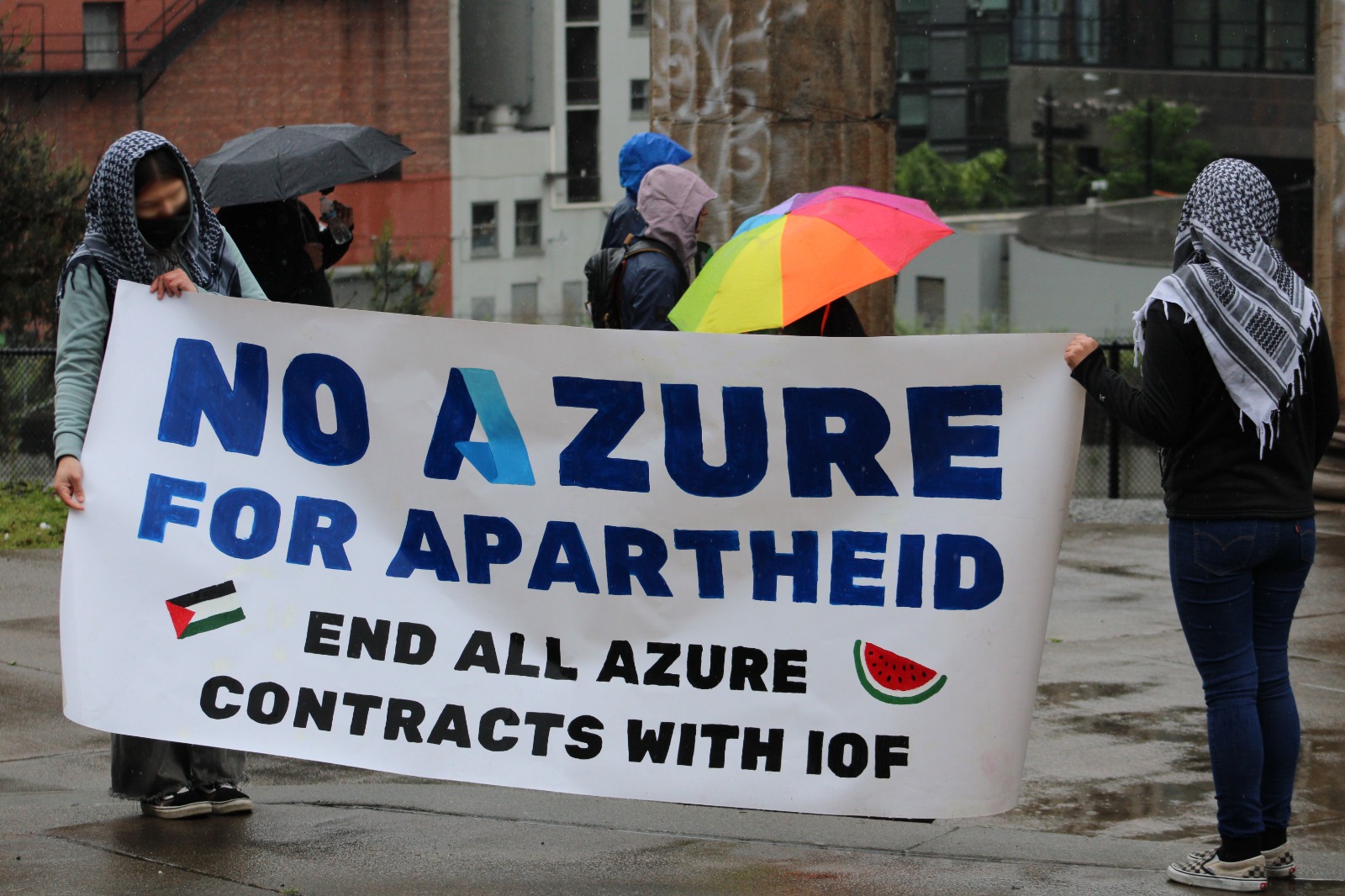 Manifestation du groupe « No Azure For Apartheid » devant les bureaux de Microsoft à Seattle, mai 2024 (Photo : No Azure For Apartheid)