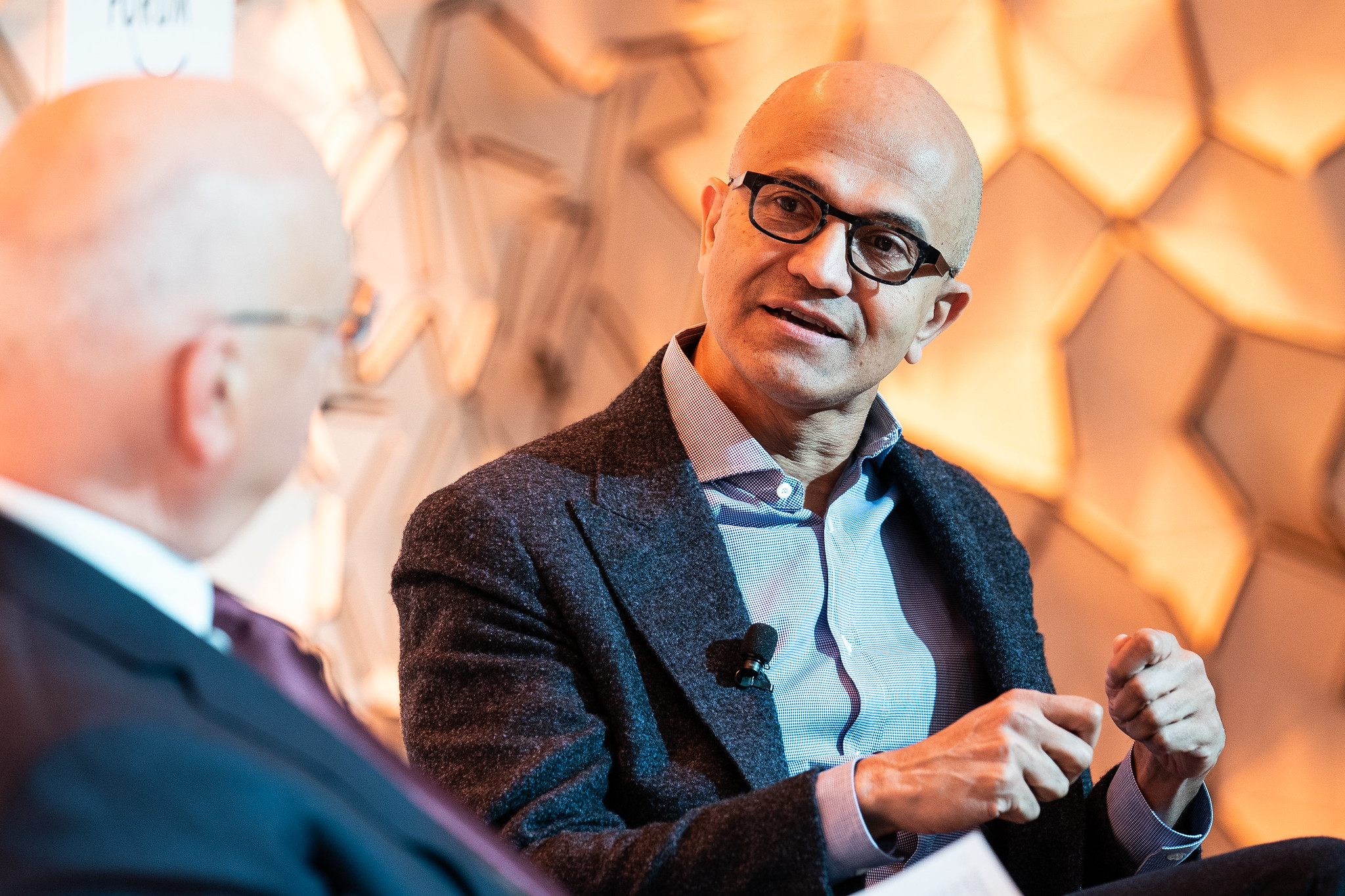 Préoccupé par les manifestations à son encontre. Setia Nadella, PDG de Microsoft, lors d'une réunion au Forum économique mondial de Davos, en janvier 2020 (Photo : Sikarin von Tenaschayari / Forum économique mondial)
