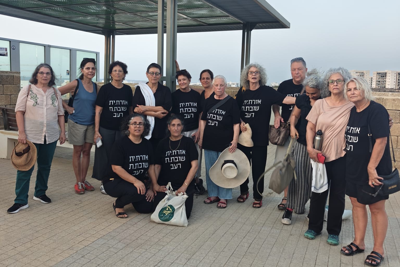 שובתי הרעב הפכו לקבוצה פעולה שמגיעה גם לדבר עם אנשים בירושלים, שדרות או בת ים. חלק משובתי הרעב (באדיבות המצולמים)