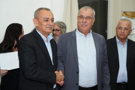 מוחמד ברכה (מימין) וג'מאל זחאלקה, ב-15 בנובמבר 2025 (צילום: מוחמד חליליה)