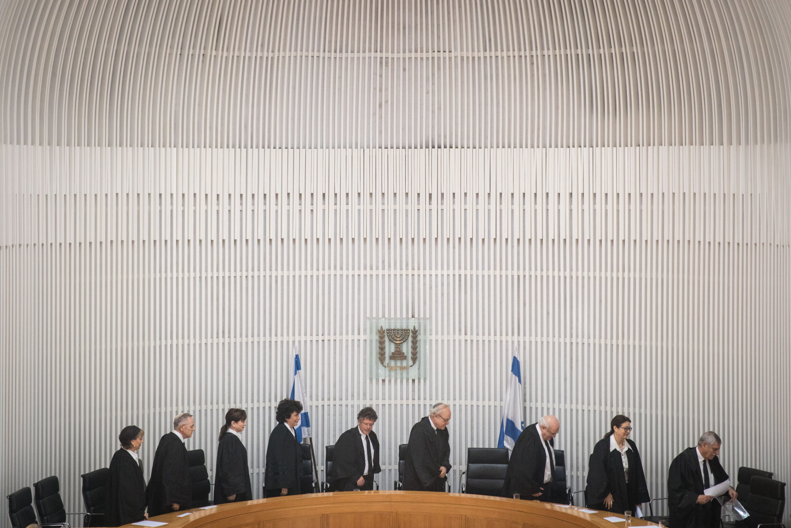 מזדרזים לדון בחולצות של אוהדי הפועל תל אביב, מאחרים לדון בפלסטינים שנמקים בכלא. שופטי העלין, אוגוסט 2018 (צילום: הדס פרוש)