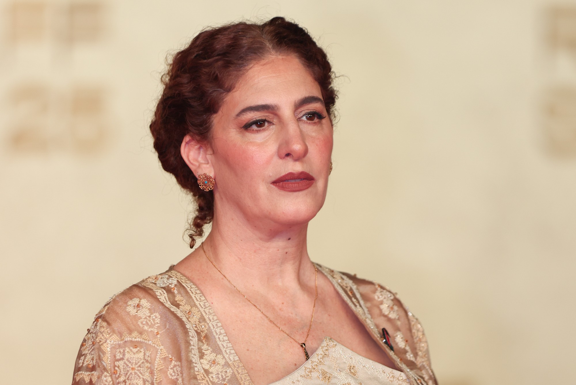 סרט היסטורי-פמיניסטי. הבמאית אן-מארי ג'אסר בהצגת סרטה בפסטיבל הים האדום בג'דה, דצמבר 2025 (צילום: סגולן ליג'ה CC BY SA 4.0)