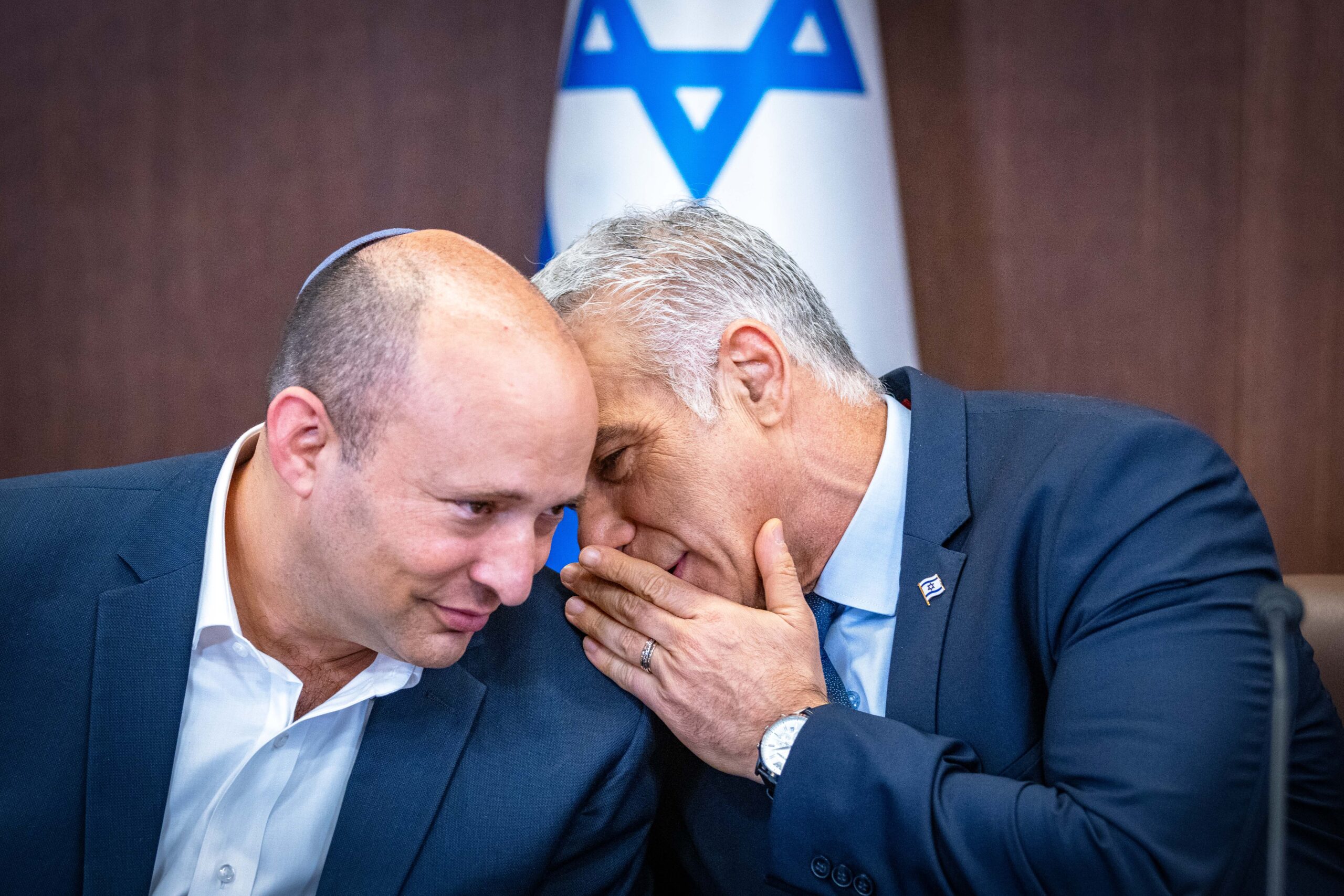 ניסיון לפתות את הציונות הדתית. יאיר לפיד ונפתלי בנט, ספטמבר 2022 (צילום: אוליביה פיטוסי / פלאש90)