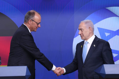 קנצלר גרמניה פרידריך מרץ במסיבת עיתונאים משותפת עם ראש הממשלה בנימין נתניהו בירושלים, ב-7 בדצמבר 2025 (צילום: אלכס קולומויסקי / פול) קנצלר גרמניה פרידריך מרץ במסיבת עיתונאים משותפת עם ראש הממשלה בנימין נתניהו בירושלים, ב-7 בדצמבר 2025 (צילום: אלכס קולומויסקי / פול)