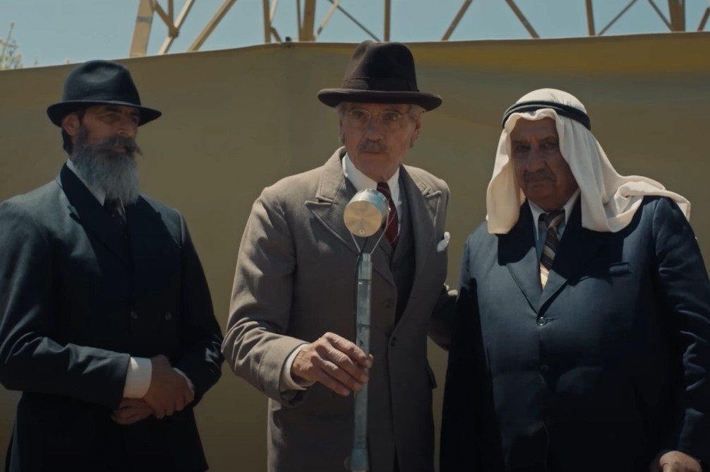למרות הקשיים שיצרה המלחמה, הבמאית אן-מארי ג'אסר התעקשה לצלם בפלסטין. צילום מסך מתוך הסרט "פלסטין 36" למרות הקשיים שיצרה המלחמה, הבמאית אן-מארי ג'אסר התעקשה לצלם בפלסטין. צילום מסך מתוך הסרט "פלסטין 36"