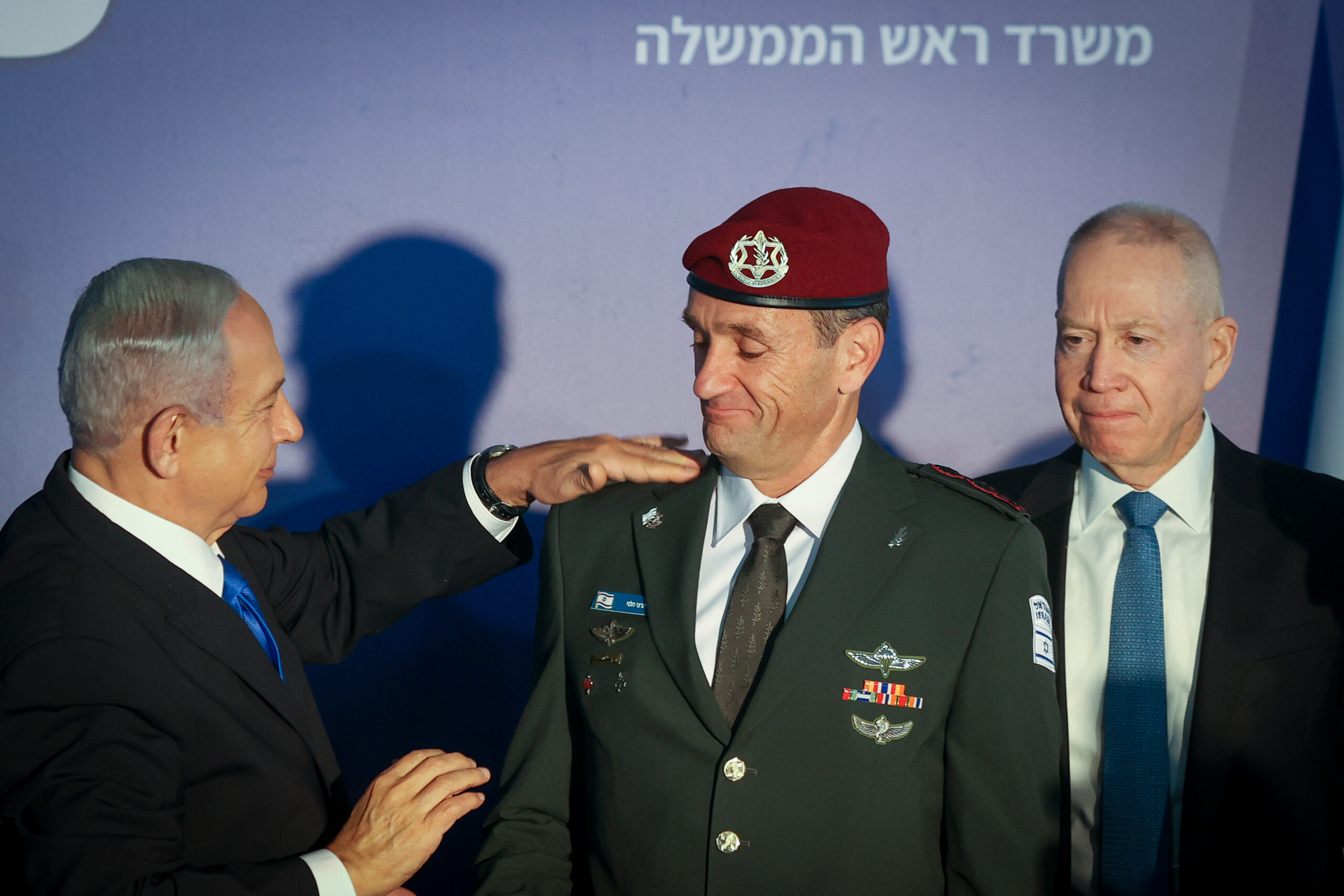קיבל התראות ממערכת הביטחון. נתניהו מעניק דרגות רב אלוף להרצי הלוי, 16 בינואר 2023 (צילום: אלכס קולומויסקי / פול)