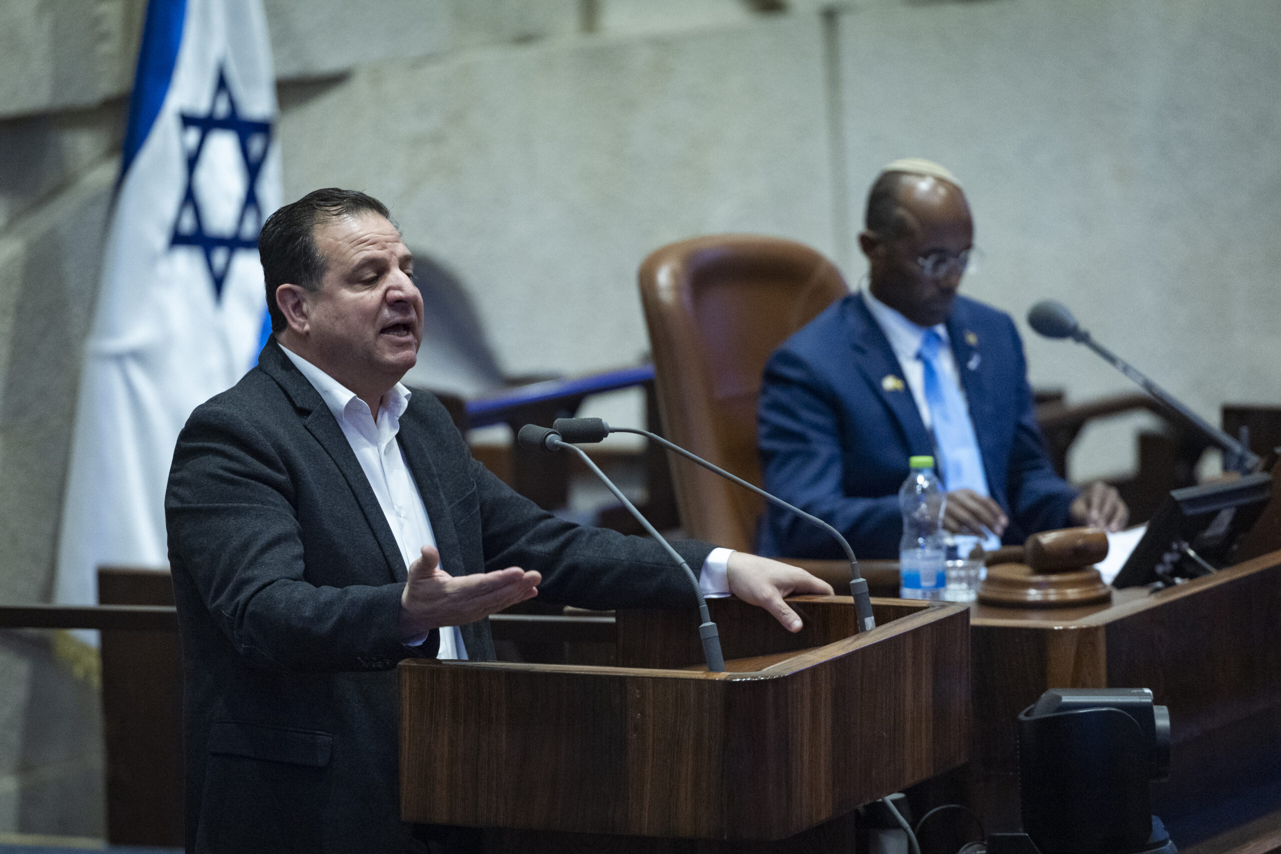 ח"כ איימן עודה בכנסת, ב-19 בנובמבר 2025 (צילום: יונתן זינדל / פלאש90)