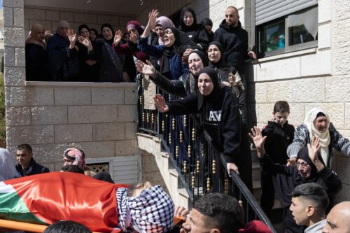 הלווית שלושת ההרוגים בכפר ח'ירבת אבו פאלח (צילום: אורן זיו) הלווית שלושת ההרוגים בכפר ח'ירבת אבו פאלח (צילום: אורן זיו)