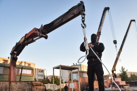 ב-2024 איראן לבדה היתה אחראית ל-64% מכלל ההוצאות להורג המתועדות בעולם. תליין מכין חבל תלייה באיראן ב-2024 איראן לבדה היתה אחראית ל-64% מכלל ההוצאות להורג המתועדות בעולם. תליין מכין חבל תלייה באיראן