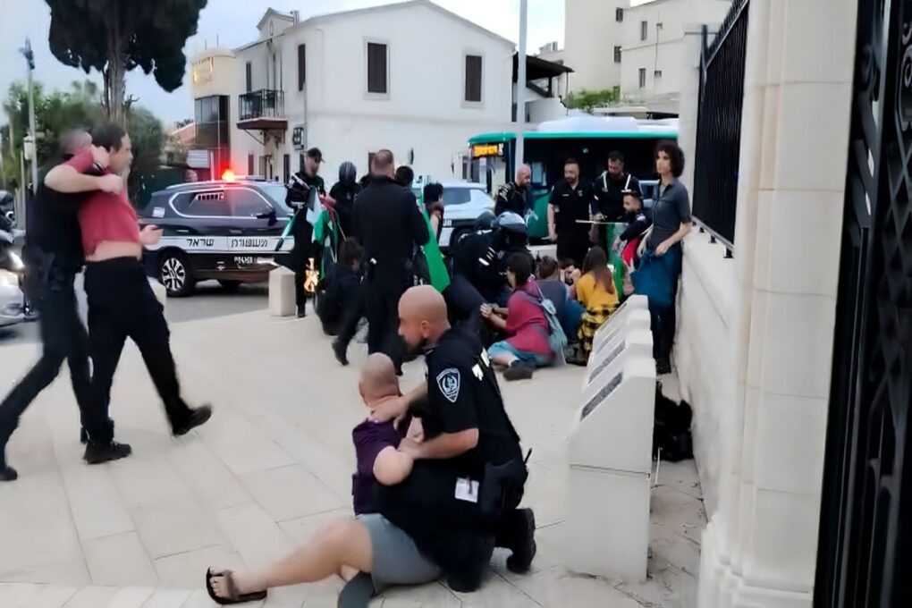 Arrests-Haifa-Nakba1 מעצרים בהפגנה לציון יום הנכבה בחיפה, 15 במאי, 2026 (צילום מתוך סרטון של שמאל חיפה)
