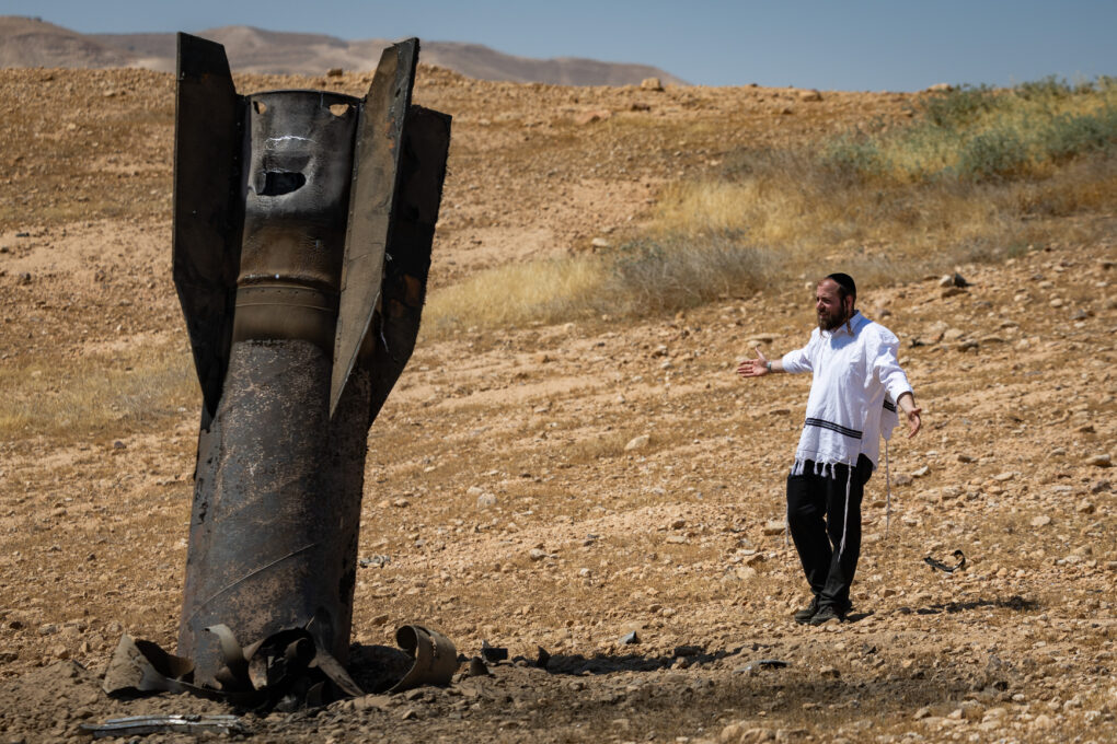 ההתקפה האיראנית על ישראל ביטאה שינוי דוקטרינה. חלקי טיל איראני שנפל ליד יריחו, 8 ביוני 2026 (צילום: חיים גולדברג / פלאש90) ההתקפה האיראנית על ישראל ביטאה שינוי דוקטרינה. חלקי טיל איראני שנפל ליד יריחו, 8 ביוני 2026 (צילום: חיים גולדברג / פלאש90)