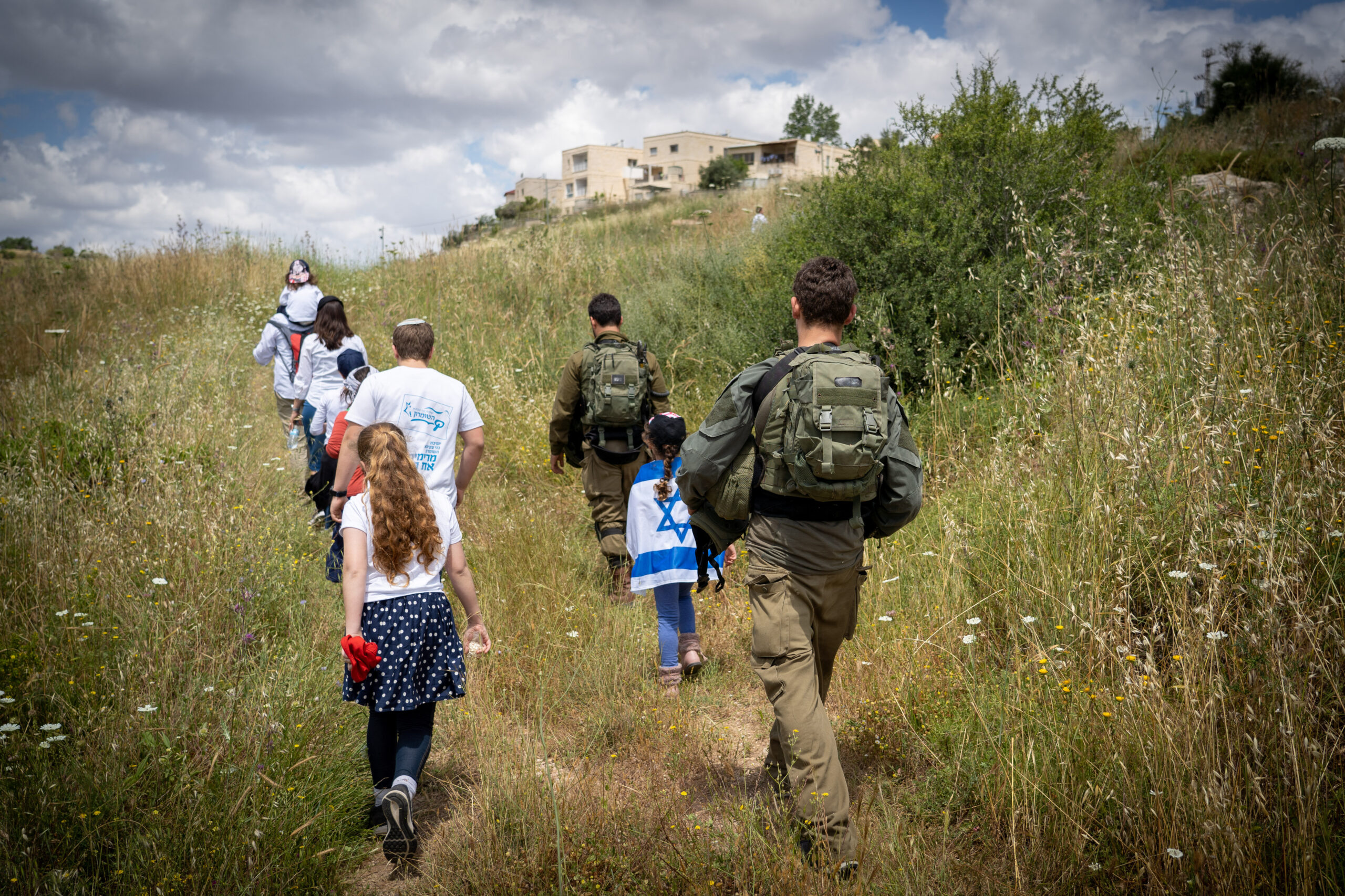 צעדת יום העצמאות ליד חוות גלעד בגדה המערבית, ב-9 במאי 2019 (צילום: הלל מאיר / פלאש90)