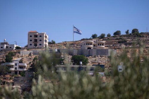 ממקום מבטחים היסטורי לכלא מבודד: מלחמת הקיום של אום ספא