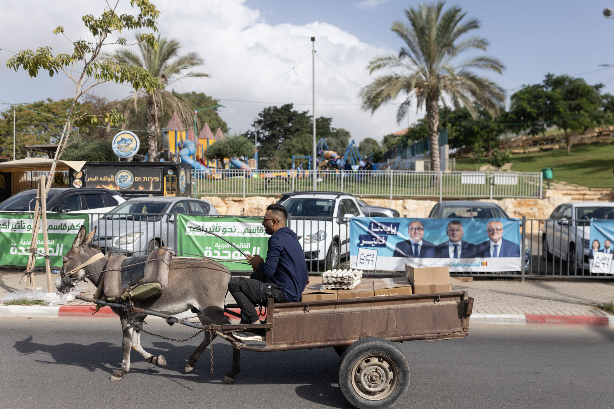 שלטי בחירות בכפר קאסם, אוקטובר 2026 (צילום: אורן זיו) שלטי בחירות בכפר קאסם, אוקטובר 2026 (צילום: אורן זיו)
